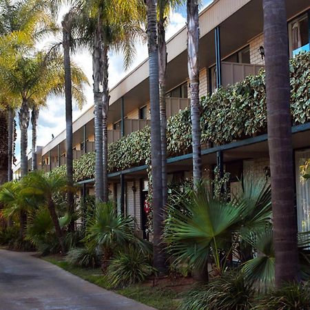 Sandors Motor Inn Мілд'юра Екстер'єр фото